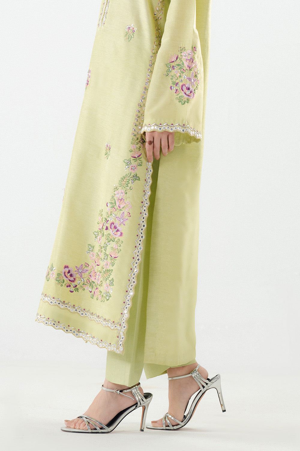 MOONLIT GRACE - MSS5927